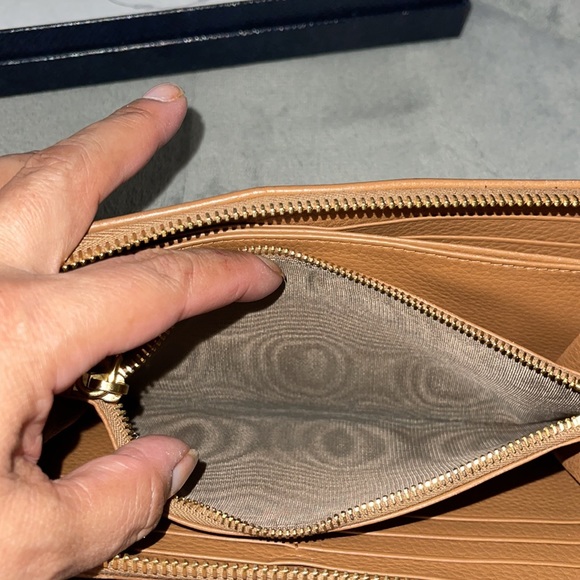 Preloved Prada wallet excellent condition brown color. Beautiful lots of space - Picture 8 of 11